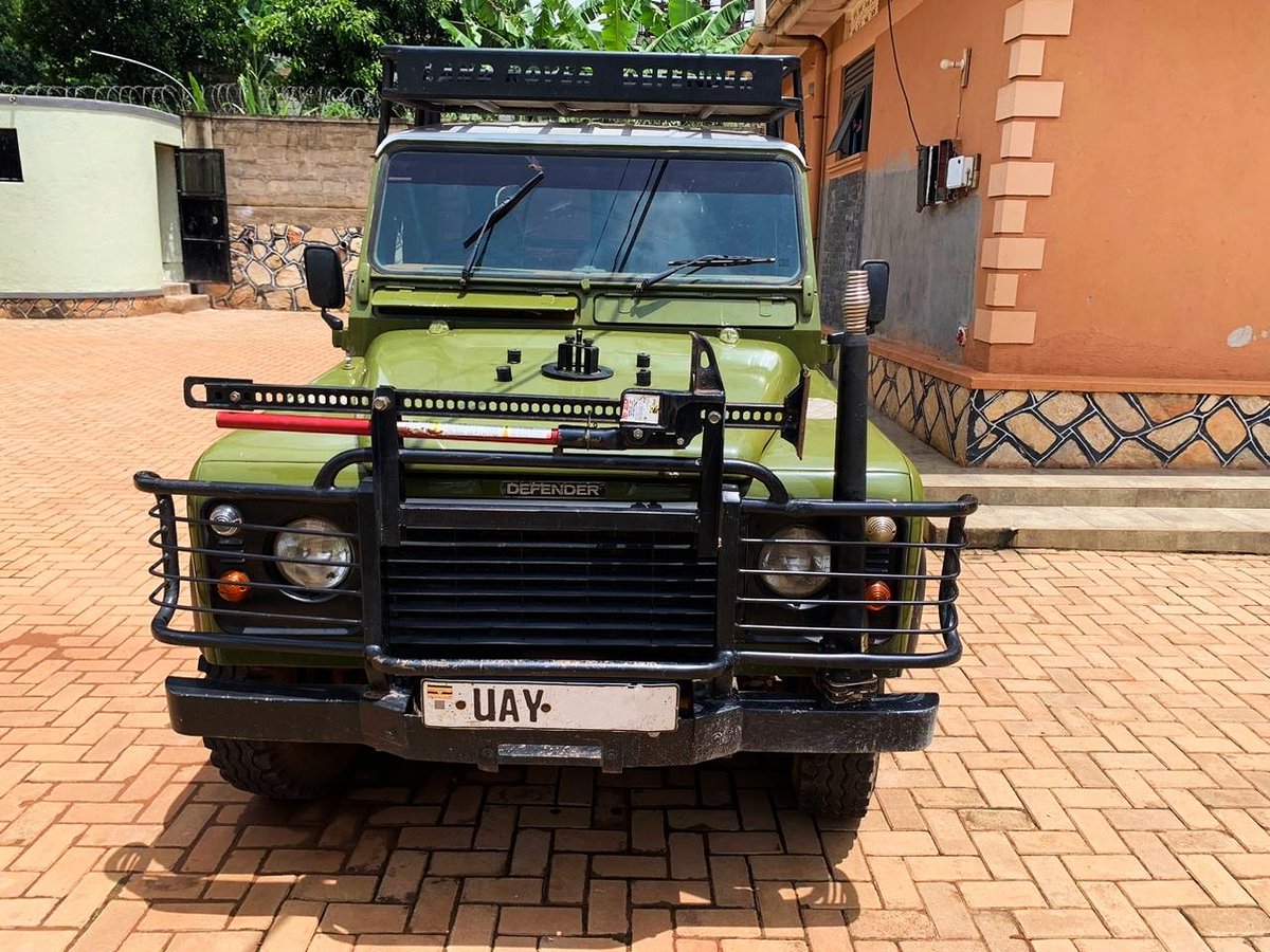 DriveNowUg's tweet photo. Another #WolfHunter the Land Rover Defender, it's a manual pickup truck with a diesel engine.
#Note: Negotiable if it's full payment and do accept installments from 80% initial deposit.

Costs: #Ugx58m https://t.co/RWHOQ3aYmp