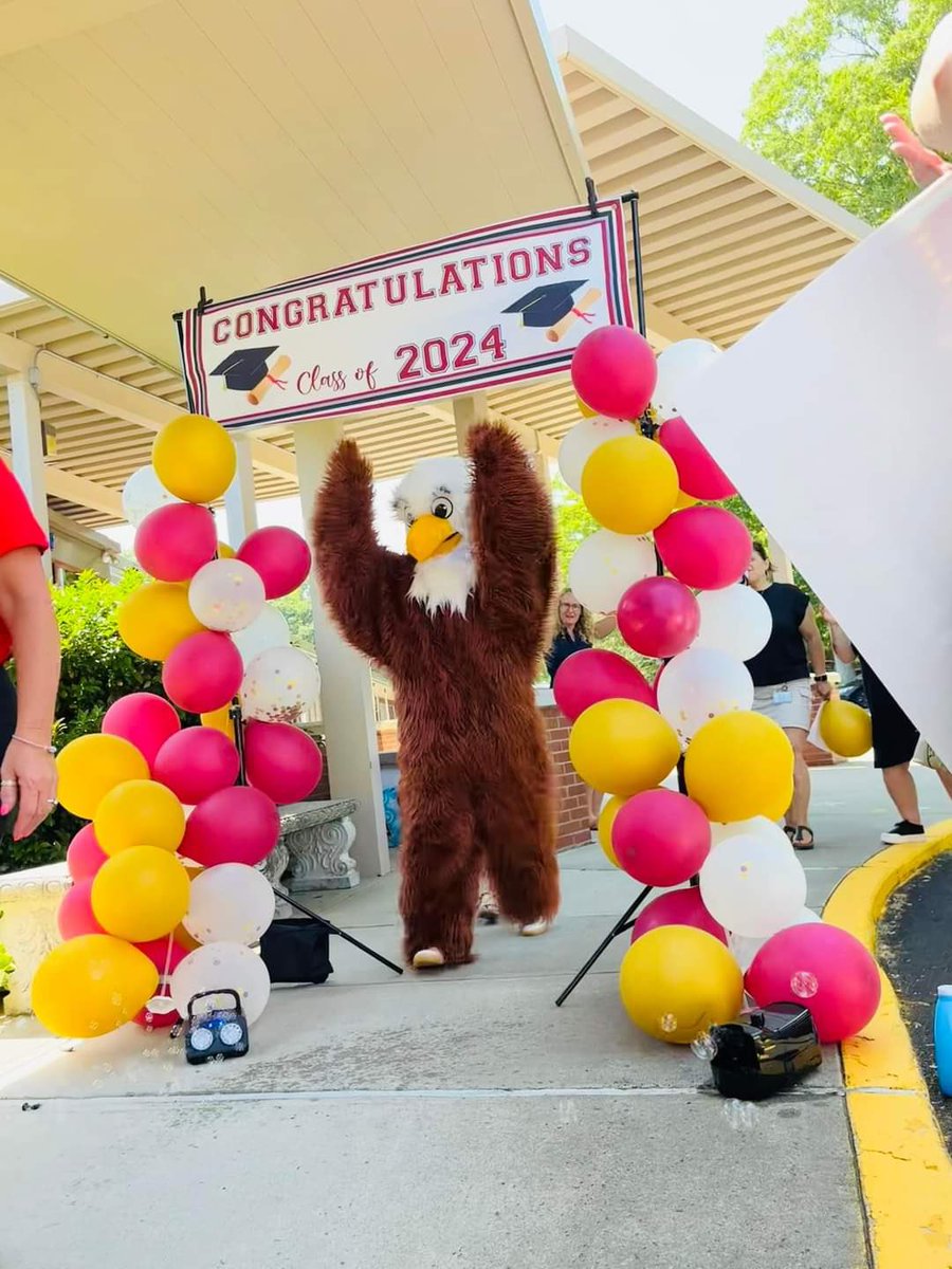 Sarah Scionti tweet media