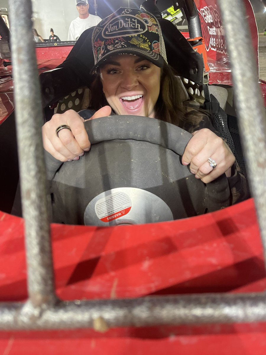 Lizz ⚡️ tweet media