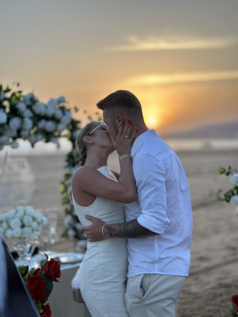 Micha41390264's tweet photo. She said yes 😍 https://t.co/LD9MesPslW