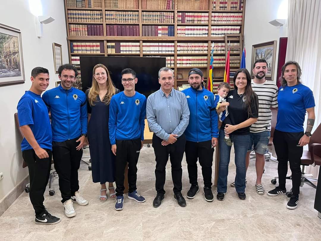 HCFParalimpico's tweet photo. El pasado viernes, fuimos recibidos en el Excmo. Ayuntamiento de Aspe, por D. Antonio Puerto y D. Daniel Aguilar, Alcalde y Concejal de Deportes.

Merecido homenaje a nuestros ilustres aspenses, Santia Maciá y Darío Serrano, tras proclamarse campeones de la Liga Nacional.

👏😉 https://t.co/G511VGiqti