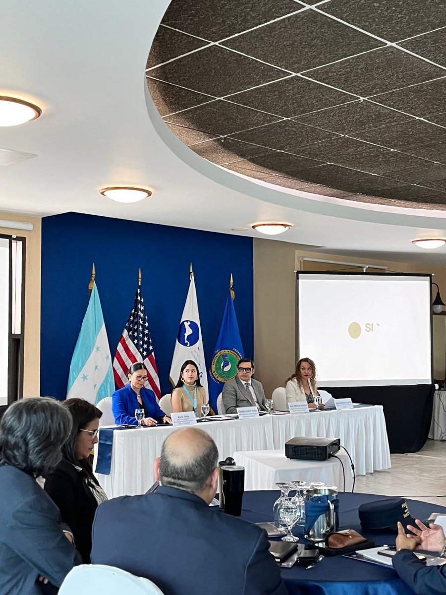 jmsanchez1977's tweet photo. Elevating Honduras' trade prowess with the National Trade Facilitation Committee leading the way - driving efficiency, growth, and global impact. 🚀🌎 @USDAForeignAg @ProyectoATRACSI in partnerships with @sg_sieca @SDEHonduras @IESC1964 @AduanasHonduras https://t.co/x7cxDqf44L