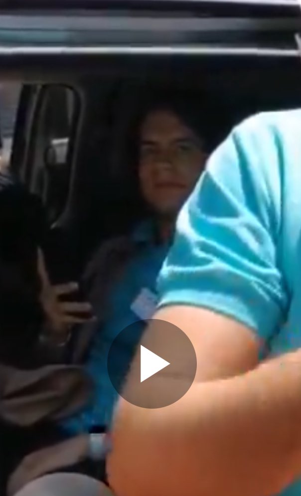 juncalssolano's tweet photo. 🚨MÁS PRUEBAS 🚨

Efectivamente funcionario del IEPC que se quería robar los voto 🔴

se encontraba en la camioneta con las bolsas llenas de plaqueta electorales https://t.co/muu6p9Ft2t