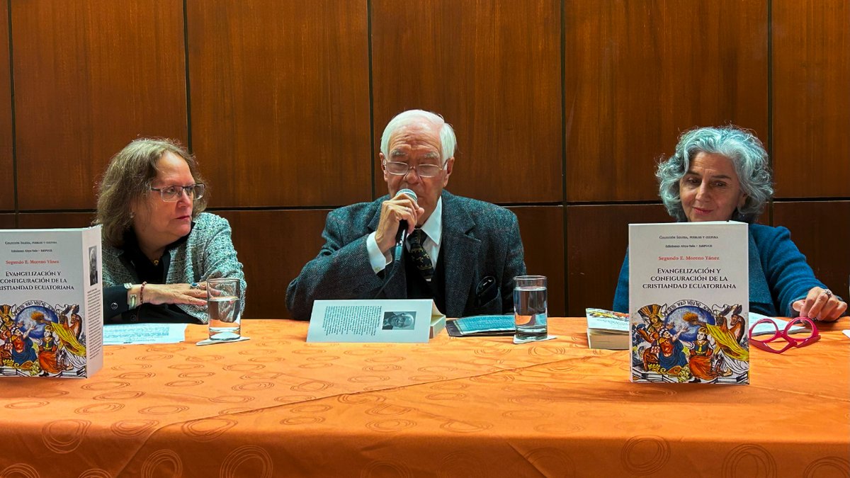 AbyaYalaed's tweet photo. Momentos de lo que fue la presentación del libro “Evangelización y configuración de la cristiandad ecuatoriana” de autoría de Segundo Moreno Yánez, una producción en conjunto con #EdiPUCE.
El libro pueden conseguirlo en nuestra librería o en la web: https://t.co/yVe54MC1Ig https://t.co/ODfO864sXJ