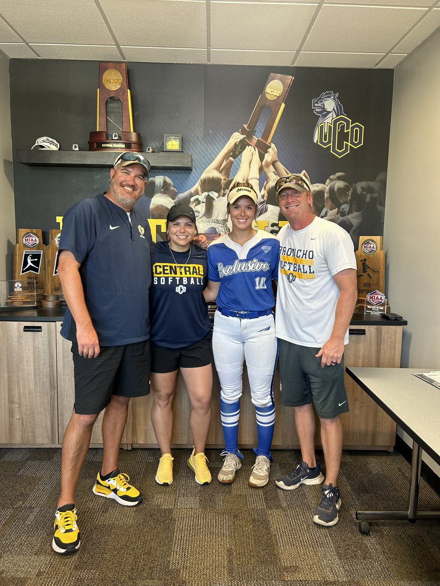 Always a great time at <a href="/UCOSoftball/">UCOSoftball</a> camp!! Thank you Coach White, <a href="/edmondcoach5/">Jon Hunter</a>, and <a href="/jordieedixon/">jordan dixon</a> for your time and attention!!