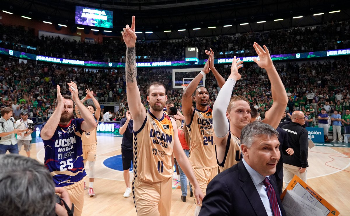 ACBCOM's tweet photo. 𝙐𝘾𝘼𝙈 𝙈𝙐𝙍𝘾𝙄𝘼 𝙀𝙎 𝙋𝙐𝙍𝘼 𝙃𝙄𝙎𝙏𝙊𝙍𝙄𝘼 

#PlayoffLigaEndesa | @UCAMMurcia https://t.co/h11X4UCDPD