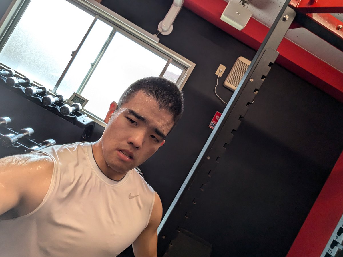 JusticeMikio's tweet image. 眠さを堪えて朝トレ💪
本日のジャスティスMIKIOは背中の日です✊　背中で語る漢を目指して日々奮闘中🔥🔥
そして木曜日はレッスンDay👍
#GroupFight　２本
#GroupPower １本
1日アクティブに駆け抜けるぞ!!
#筋肉俳優　#ジャスティスプロジェクト　#フィットネスインストラクター