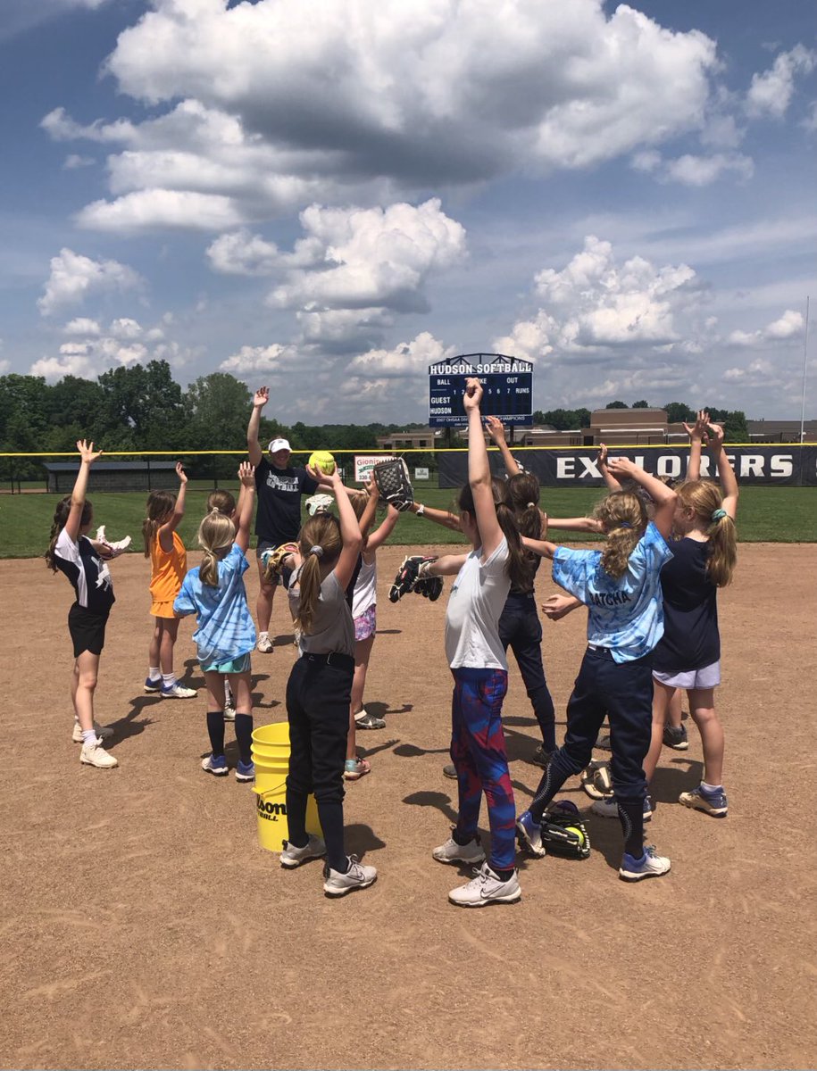 Hudson Softball tweet media