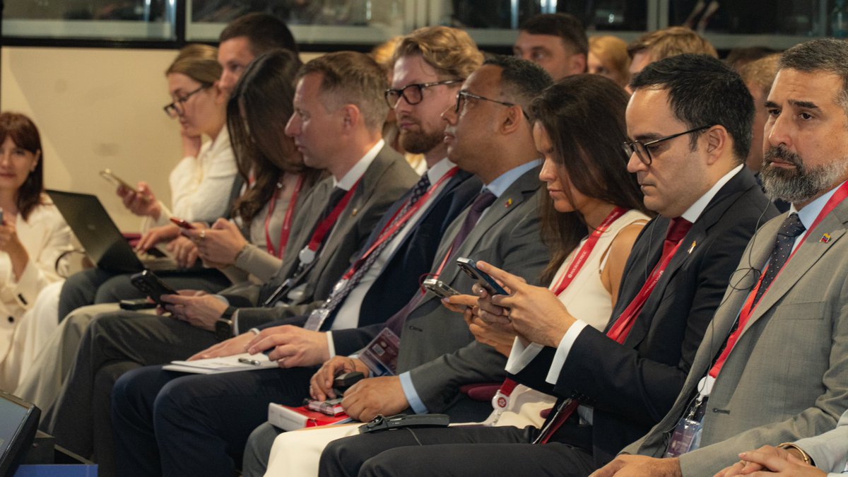 Participamos en el Foro Económico de San Petersburgo en #Rusia llevando la voz de #Venezuela. Importante espacio geopolítico y económico alternativo que nos permite exponer nuestra resistencia al bloqueo desde la dinámica productiva del #PoderPopular.