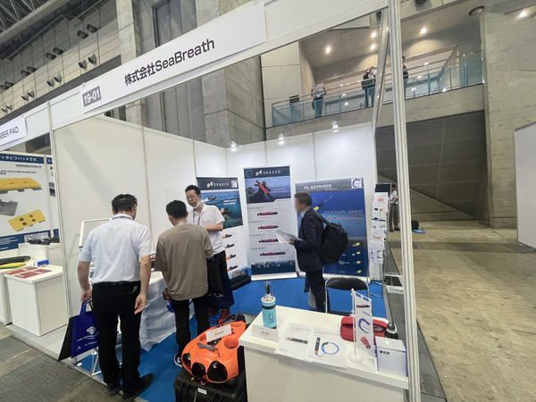 BFrance_Japan's tweet image. 建設・測量生産性向上展 CSPI-EXPO ではSeaBreath社が @SEABER_ 、DELAIR Marine社、ALSEAMAR社の @SeaExplorerUUV など水中ドローンを展示 🇫🇷🌊  #CSPI2024
日本の建設現場での活躍が期待される仏製水中ドローン「YUCO、SEASAM、SEA EXPLORER」が集結 buff.ly/3yPojeg  by @dronejournal_jp
