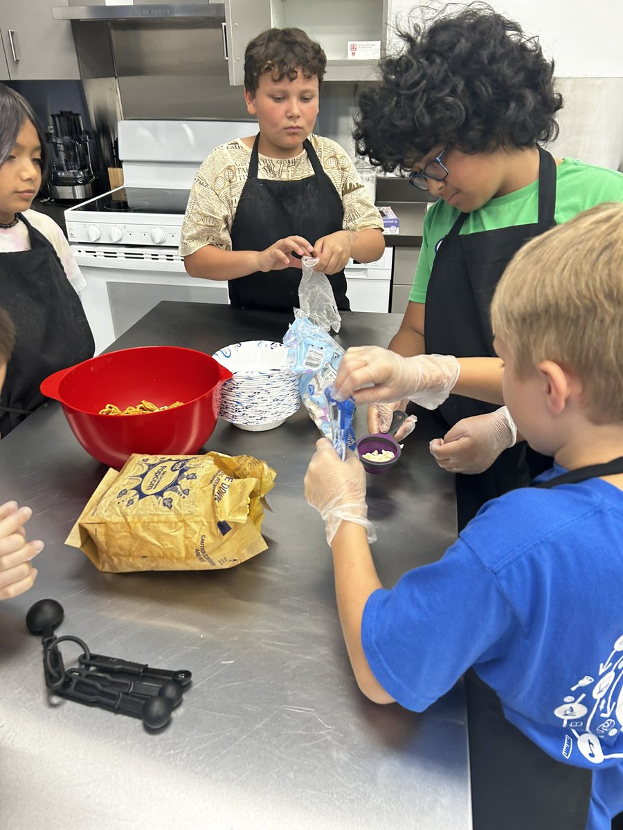 AOESPS's tweet photo. Welcome to The Academy of EXPLORation! 
We’re only 3 days into #ExploreSPS @ AOE and we’re having a blast! 
Planning road trips, building and creating, and of course SNACKING! 
With a summer like this, it’s a shame we only have 4 weeks together. 
🍪🍇🚧👩🏻‍🍳
@officialSPS https://t.co/XPtjZaUHtC