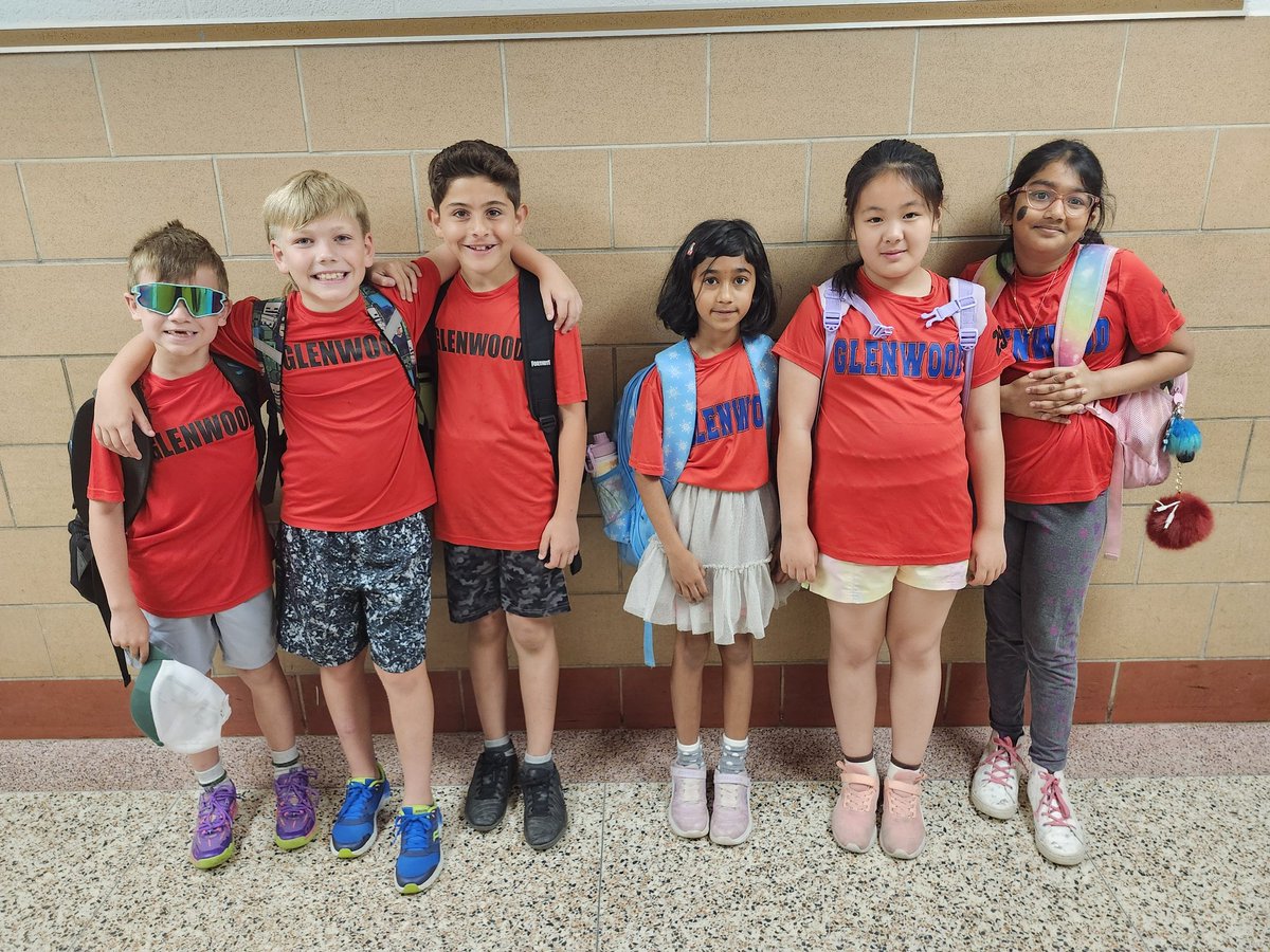 Off to track this morning and ready to race!  So proud of these #risktakers and how they represent <a href="/GlenwoodGriffin/">Glenwood Griffins</a>!  Look forward to hearing all about it tomorrow! <a href="/ibpyp/">IB PYP</a>