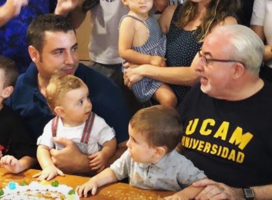 jlmendoza83's tweet photo. Hemos soñado y creido! 

Pero sobretodo va por ti papá , desde el Cielo! Gracias por creer en este proyecto y en la Universidad! 
Tu mejor regalo de cumpleaños! Felicidades papá! VAMOS @UCAMMurcia  Murcia CB !! @UCAM https://t.co/jxa3BBMmG4