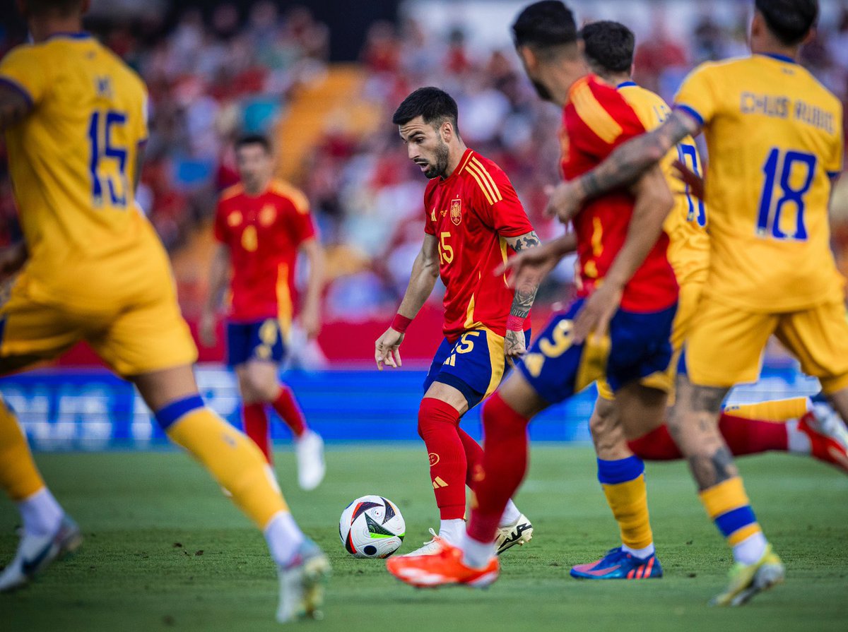 ⚽️ Els nostres INTERnacionals

➡️ Chus Rubio, titular i fins al minut 79
🇪🇸 Espanya 5-0 Andorra 🇦🇩

➡️ <a href="/JoanetLoel/">Joan Lopez</a>, suplent
🇹🇳 Tunísia 1-0 Guinea Equatorial 🇬🇶

#seremmés💙🖤