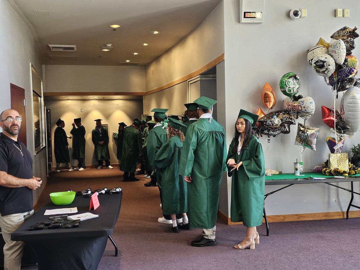 AnabelLunaEdD's tweet photo. Congratulations to our Ivy High School Graduates!!!! Class of 2024.
#FUHSD @FUHSDofficial https://t.co/VL5iX5hYS7