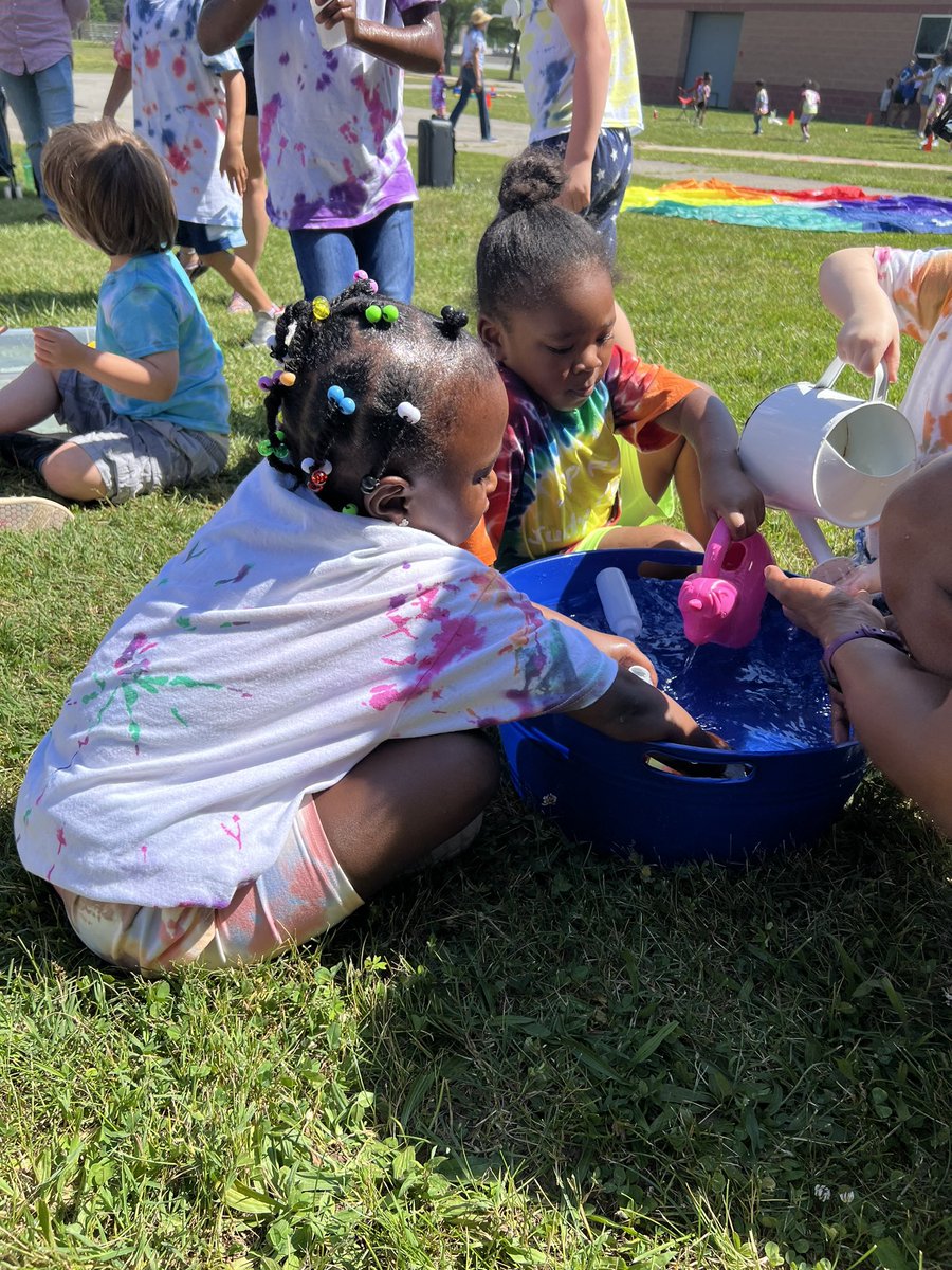 JPRyonES's tweet photo. Peace out, PreK. Next stop…KINDERGARTEN! https://t.co/wthlNRnjdJ