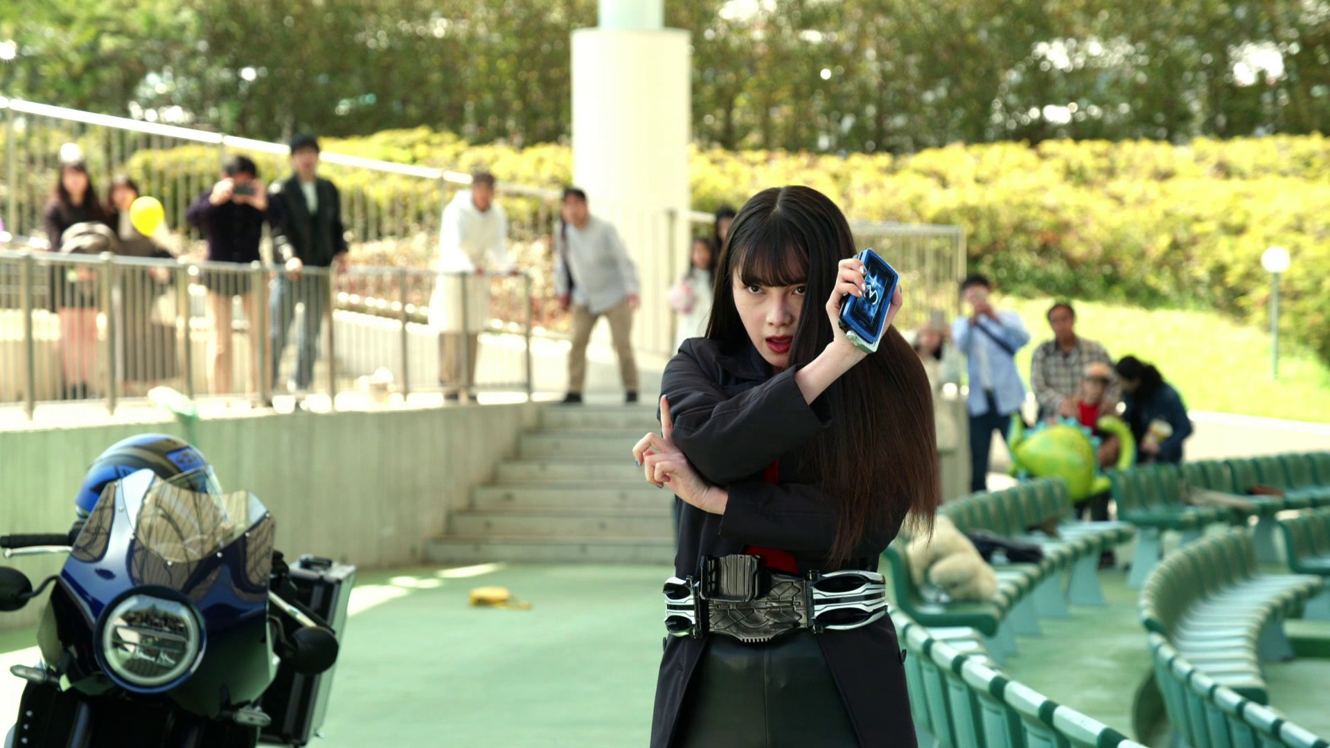 仮面ライダーミューズ タペストリー ポスター 胡桃玲菜 福田ルミカ 555 仮面ライダーミューズ タペストリー ポスター 胡桃玲菜 福田