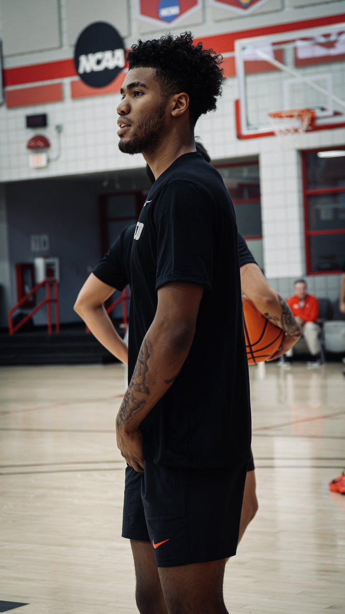 Lobo Basketball tweet media