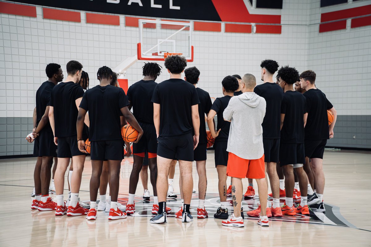 Lobo Basketball tweet media