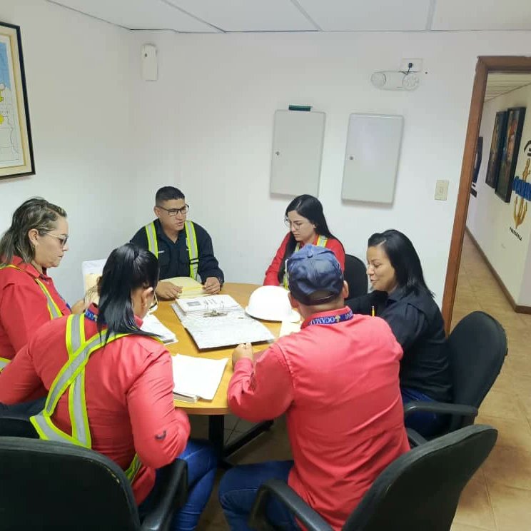 dcfsdt's tweet photo. #05junio|| Nuestra @contraloriageneralfanb, a través de la Dirección de Control Fiscal de Entes Descentralizados y Órganos Desconcentrados, da inicio a la Auditoría de Comprobación a la Gerencia de Región Central de Puerto Cabello, perteneciente a #OCAMAR https://t.co/Xo54EKHXT0