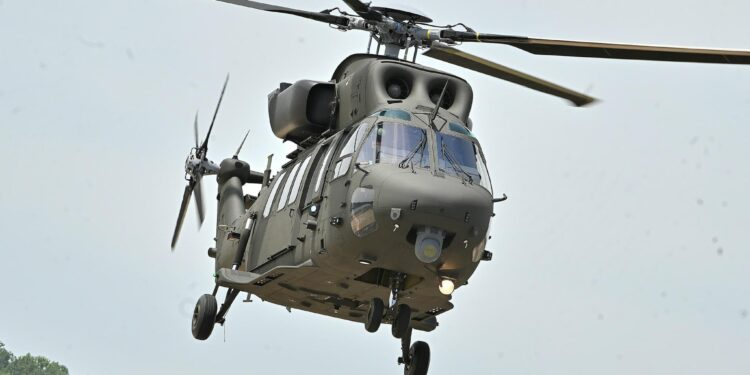 AviacionDefensa's tweet photo. El ejército surcoreano recibió los 210 helicópteros KUH-1 Surion encargados

El ejercito de 🇰🇷 recibió su último #Surion 12 años después de la llegada de la primer aeronave
https://t.co/2Ng50lQtTW

@KoreaAerospace_ https://t.co/BSW2ErVc0X