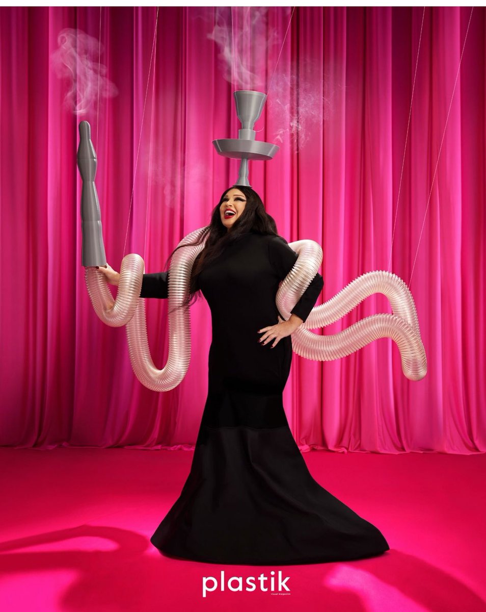 ايه الشيشه دي يافوفه 
عايزه أدخل معاكي التحدي بس انا خايفه اتزحلق جوه اللي😂😂