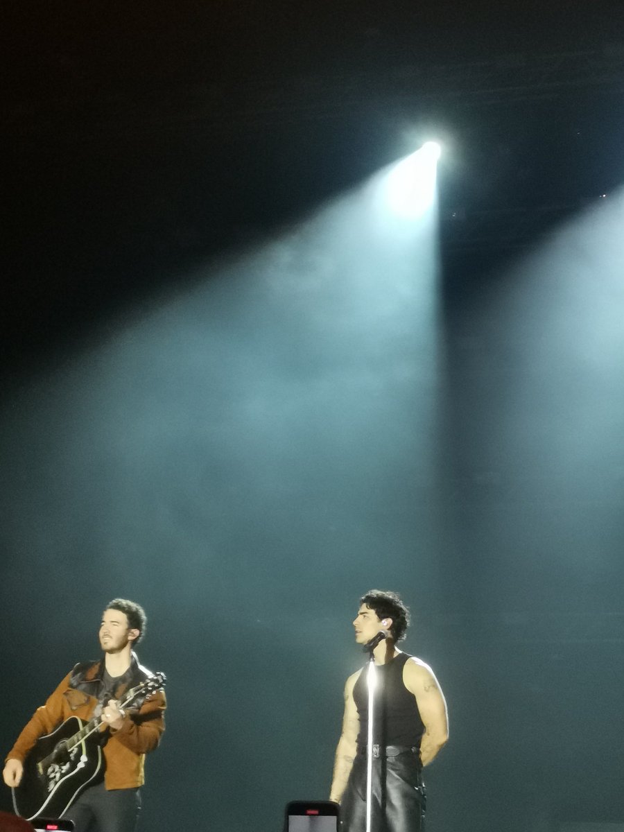 Julietasps's tweet photo. @jonasdaylight https://t.co/egD7rjgSS0