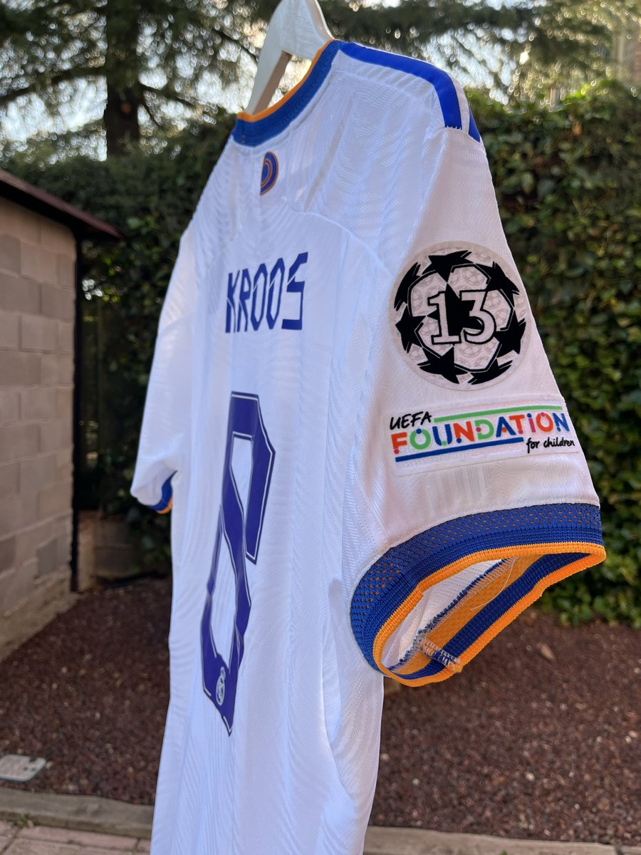FerCamisYFutbol's tweet photo. 🇪🇸 _CAMISETA REAL MADRID_ • 21-22• L
Mi pequeño homenaje @ToniKroos con su 8. 😎😎😎
Un #teampleate con cuello redondo 👕 y con detalles en azul y naranja. Un estilo que me convence y está claro que la combinación de colores que recuerda a la diosa #cibeles con las ondas. https://t.co/XI5ey9XDTu