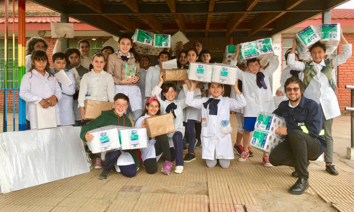 AnpComunicacion's tweet photo. 🍀5 de junio Día Mundial del Medio Ambiente. 
La Unidad Gestión de Medio Ambiente  de ANP realiza diversos programas:
Aprobación del Ministerio de Ambiente del Plan de Gestión de Residuos para los puertos.
Renovar la certificación internacional EcoPorts
Colaboración con @Repapel https://t.co/ERCnsccbUL