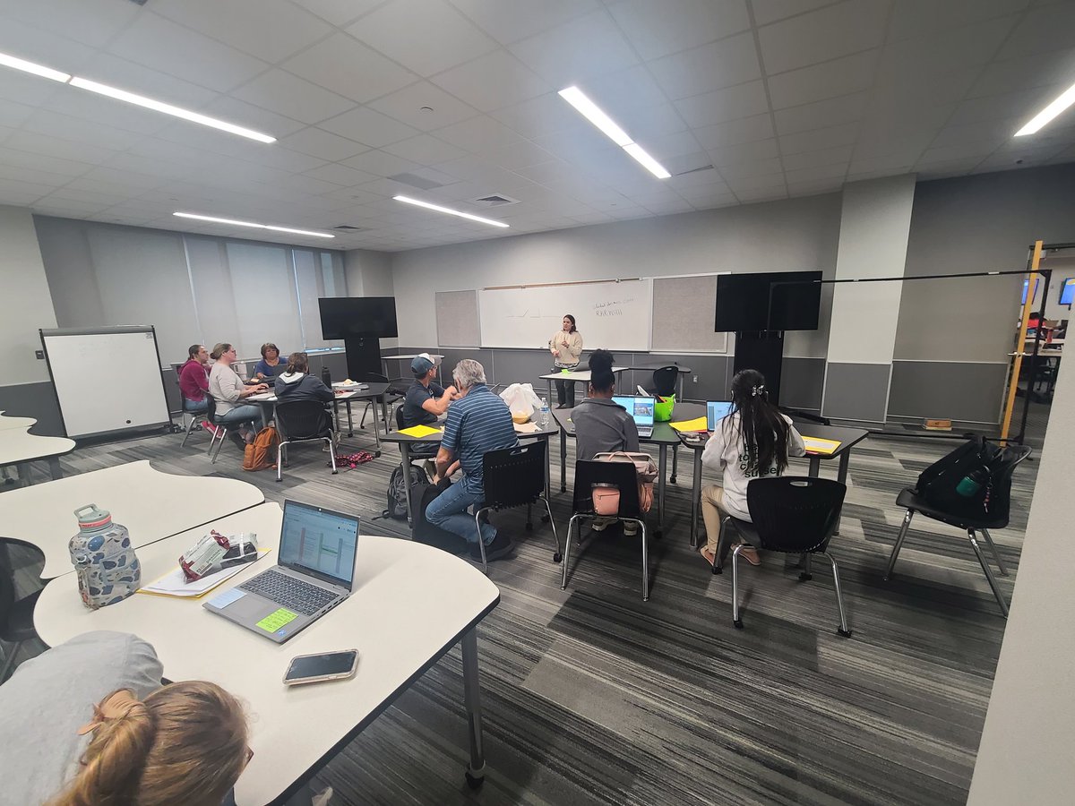 CKerr01's tweet photo. EVERY math teacher is teaching a lesson in front of a teacher audience on VIDEO #mathonPurpose #reflection #cultivatingqualityteaching @KarinMarshall12 @AlvinISD_Math https://t.co/l3FMV6XgqJ
