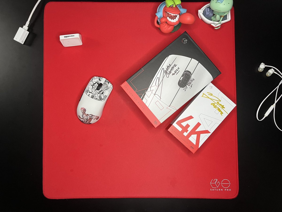 Met the goat <a href="/NachoCustomz/">Nachocustomz</a> himself at dream hack Dallas, man look at this absolute beauty 🥹 my photography skills suck but damn I just had to