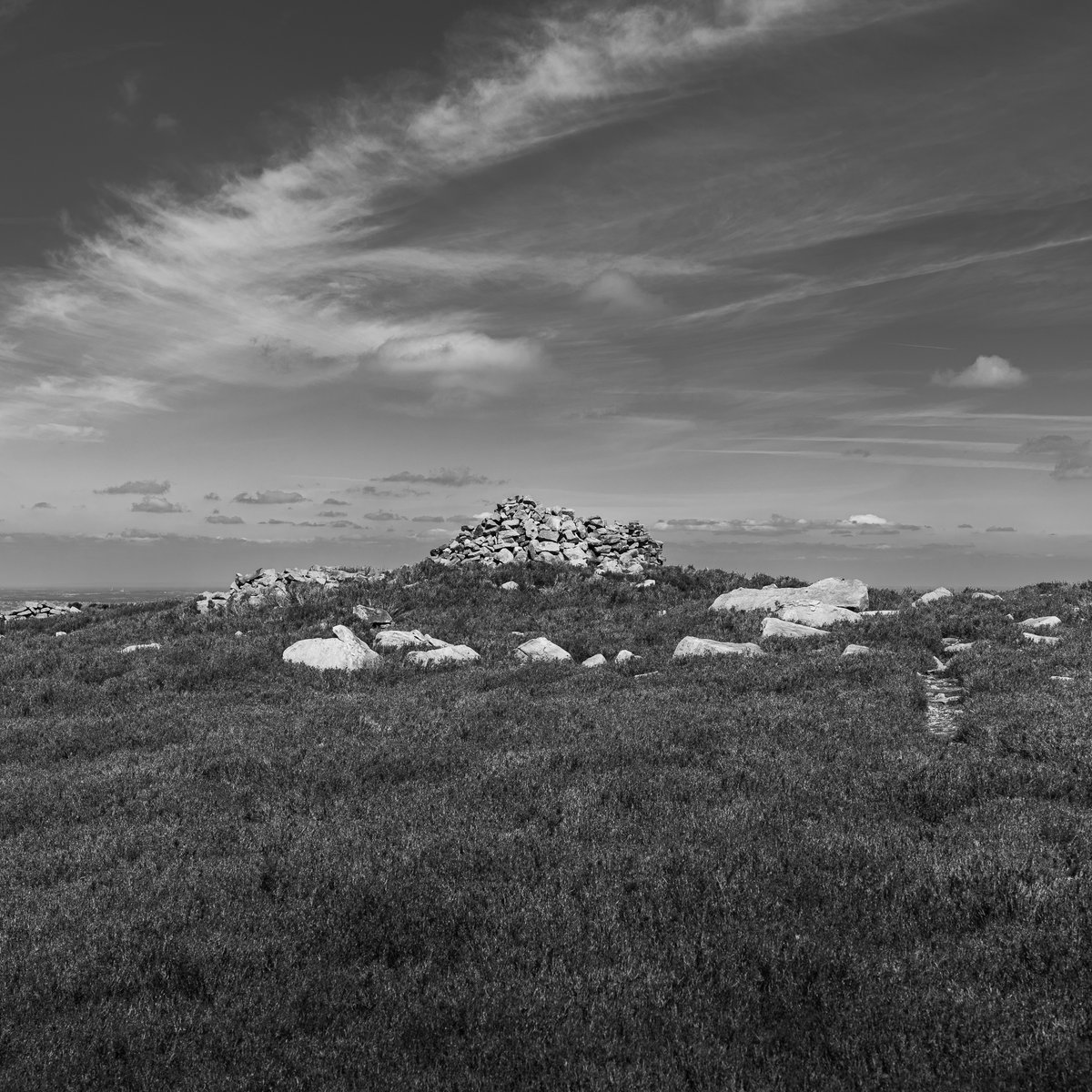 basculeteller's tweet photo. Langsett and Pike Lowe in b&w #photography #landscape #Yorkshire #Penistone #PeakDistrict #7km #Flâneur #psychogeography #DarkFairytale #RuralMarginalia #bw #BlackAndWhite #monochrome #SonyFE1635PZf4 https://t.co/8XCQGlfpOG