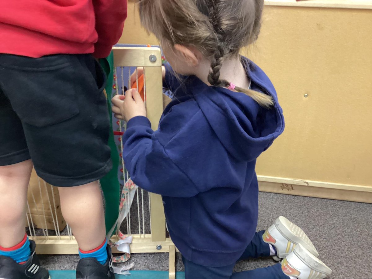 Bankier Early Learning and Childcare (@bankier_nursery) on Twitter photo J and H are working together on the weaving loom today. Fantastic turntaking and sharing of resources 🤩 #falkirkfroebel <a href="/DonnaGreenx/">Donna S Green 💕</a> J and H are working together on the weaving loom today. Fantastic turntaking and sharing of resources 🤩 #falkirkfroebel <a href="/DonnaGreenx/">Donna S Green 💕</a>