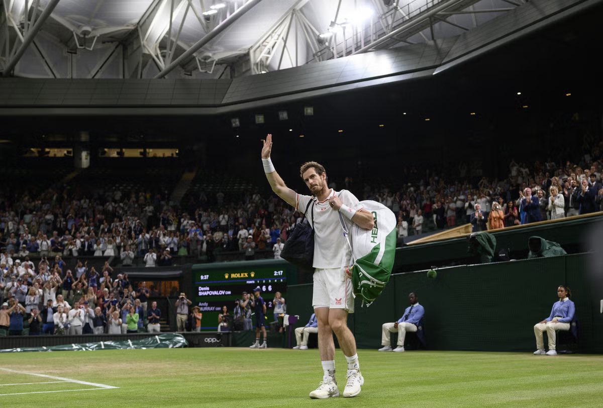 MurrayMusing's tweet photo. If you have a chance this summer to witness Andy Murray playing on Wimbledon Centre Court, we must implore you to make the most of it because it's going to be a VERY long time before we see anything close to such a scene again. 

Drink it all in, for the cup's almost empty. 🙏 https://t.co/lFpWdNLmjQ