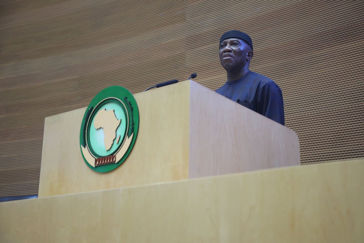 AUC_PAPS's tweet photo. .@ 16th Mtg of the #STCDSS, Comm. @Bankole_Adeoye assured #AUC's commitment to continue fostering peace & security towards the realization of Aspirations of #Agenda2063.He paid tributes to the gallant men & women in uniforms & civilians who continually serve the continent. 1/3 https://t.co/3tEAUnsqMF