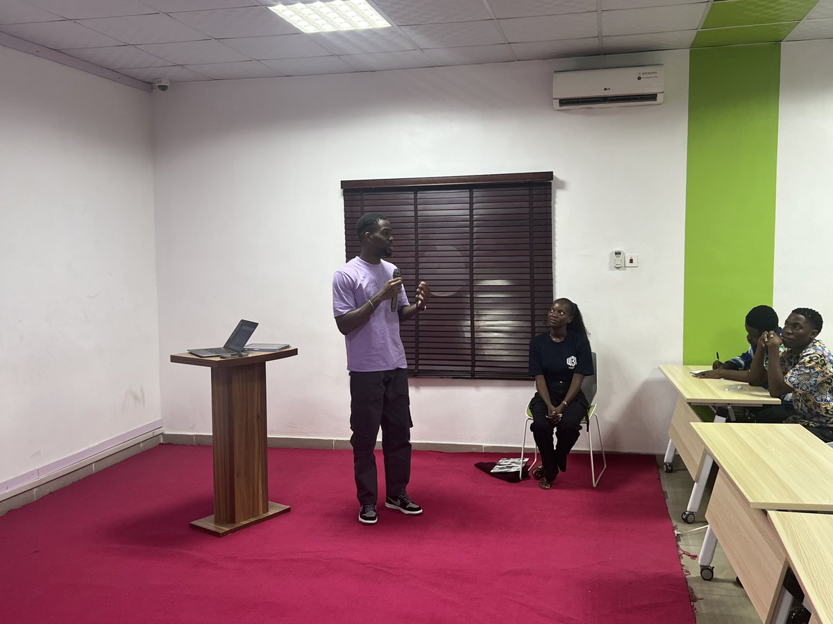 hamzat_iii_eth's tweet photo. Last weekend, I gave a presentation to @UnilagNigeria students and members of @Web3Unilag about how to join and contribute to DAOs.

Of course, I gave a special recommendation of @ProXifyDAO as an excellent starting point. https://t.co/hR2ymChYu2