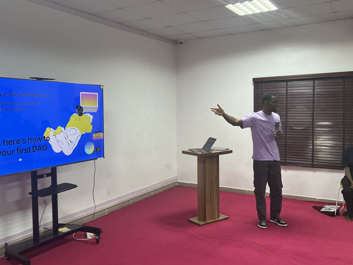 hamzat_iii_eth's tweet photo. Last weekend, I gave a presentation to @UnilagNigeria students and members of @Web3Unilag about how to join and contribute to DAOs.

Of course, I gave a special recommendation of @ProXifyDAO as an excellent starting point. https://t.co/hR2ymChYu2