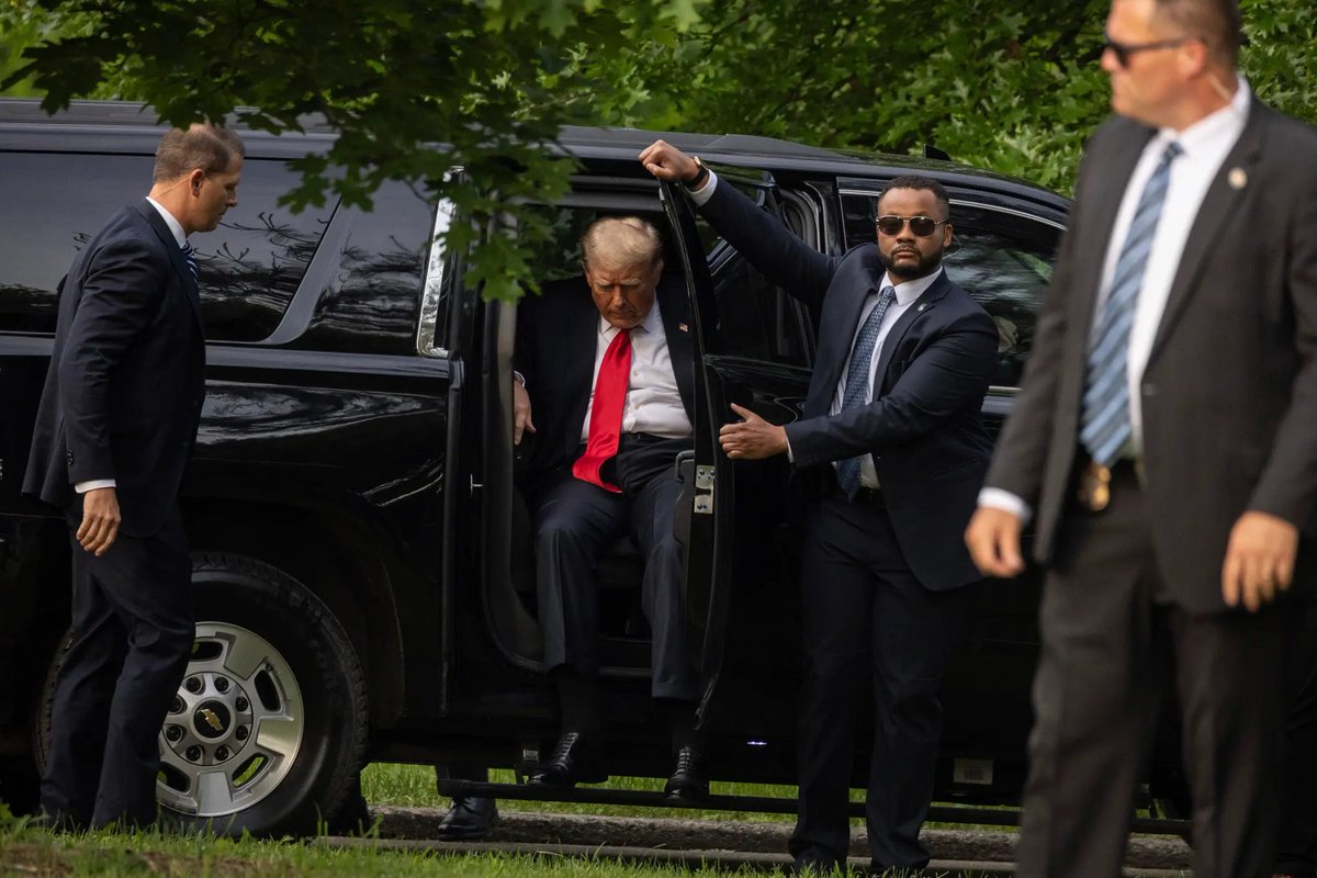 Republicans against Trump tweet media