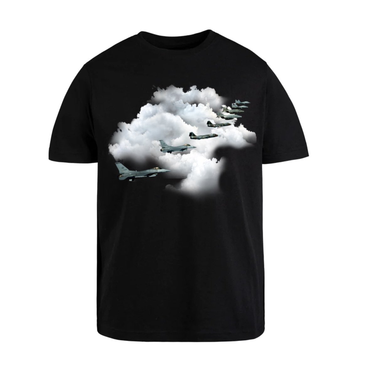 m1l171a's tweet photo. Gear coming soon! #m1l171a #safliiife https://t.co/emcKbmtSlL