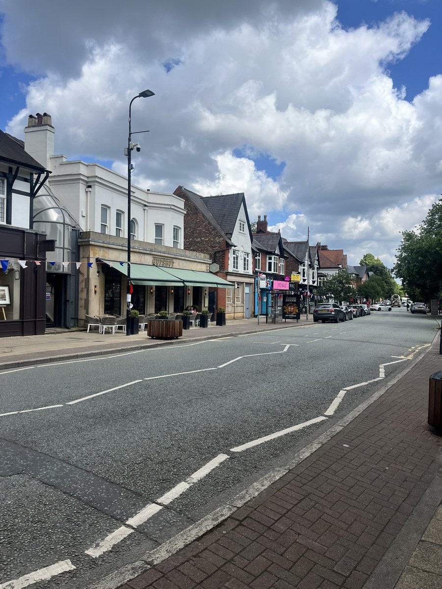 Lewis Goodall tweet media