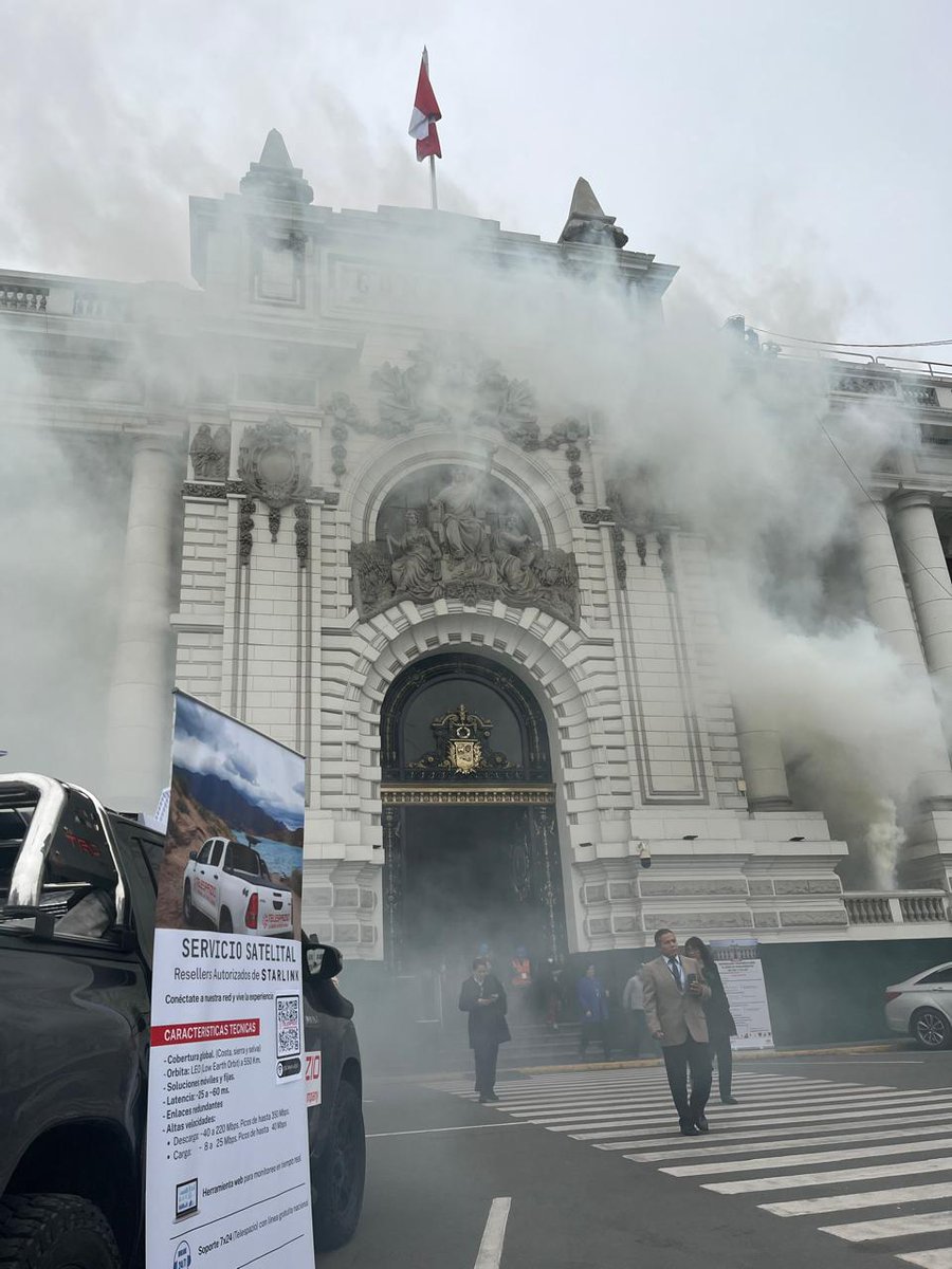 We participated of the evacuation drill for the "8.8 earthquake" for which Peruvian citizens are being prepared.

We have placed a vehicle with a Starlink antenna installed and showed how our mobile service quickly attend sites affected by natural disasters.