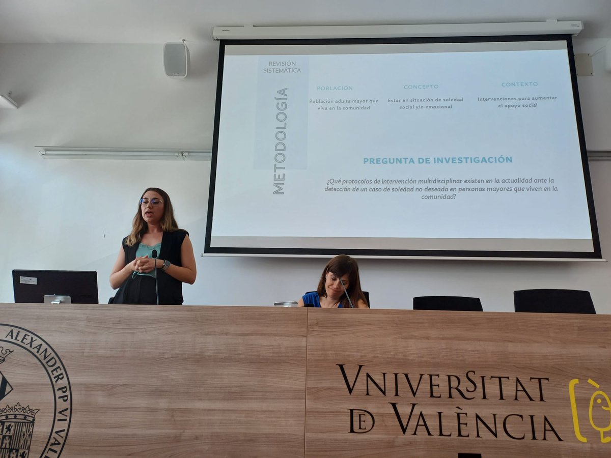 fip_uv's tweet photo. Georgiana Zaharia, Doctoranda del programa de Enfermería Clínica y Comunitaria de  la @UV_EG ha presentado hoy su ponencia Intervenciones para la soledad no deseada en mayores 👵👴: ¿qué dice la evidencia científica?
#Enfermería #enfermera #envejecimiento #salud https://t.co/ZRLkWLVgHr