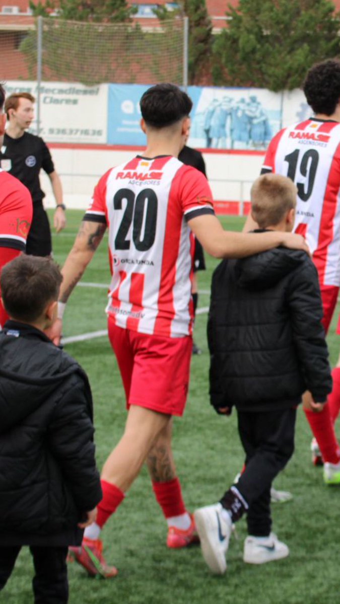 Hoy me despido de la que ha sido mi casa durante un año, en los cuales he vivido momentos buenos y no tan buenos.
Quiero agradecer a mis compañeros y al cuerpo técnico. Os deseo mucha suerte a todos, estoy seguro de que el club volverá a estar donde se merece. Gracias de corazón.