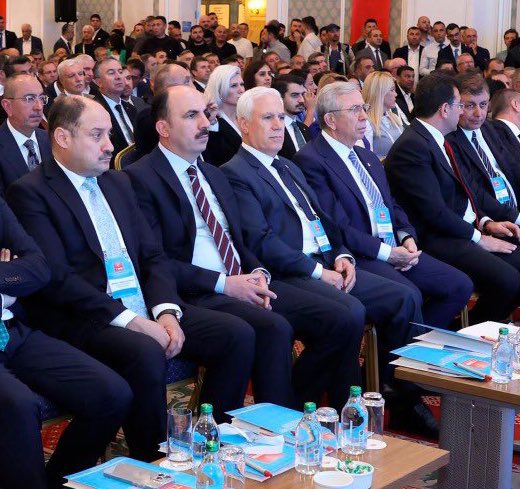 Şanlıurfa Büyükşehir Belediye Başkanımız Sayın Mehmet Kasım Gülpınar, Türkiye Belediyeler Birliği Encümen Üyeliğine seçilmiştir.

Şanlıurfamıza  hayırlı uğurlu olsun.