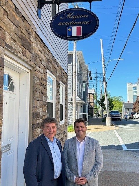 Fédération acadienne (@faneacadie) on Twitter photo De la belle visite ce matin à la Maison Acadienne : M. Alain Dupuis, Directeur Général de la <a href="/fcfacanada/">FCFA du Canada</a> !
#acadie
#francophonie De la belle visite ce matin à la Maison Acadienne : M. Alain Dupuis, Directeur Général de la <a href="/fcfacanada/">FCFA du Canada</a> !
#acadie
#francophonie