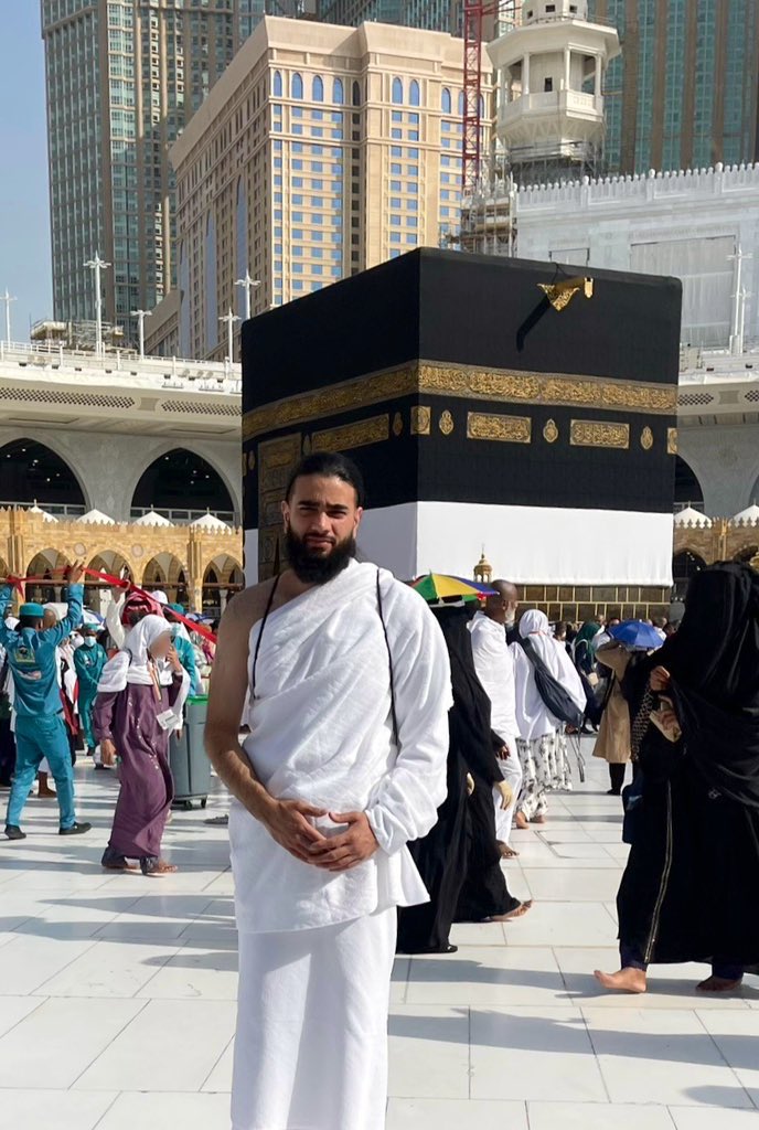 SOE_Pablo's tweet photo. when we are no longer able to change a situation, we are challenged to change ourselves 🎓 🕋 https://t.co/SzruRSXfyq
