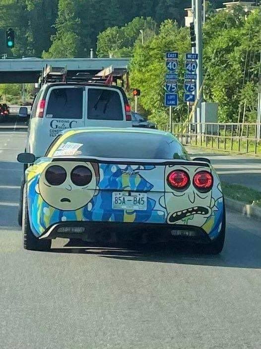 streetmarke's tweet image. Quand tu demandes à Rick et Morty de te customiser une voiture... Ils ne font jamais les choses à moitié ! 🚗😂 #CustomCar