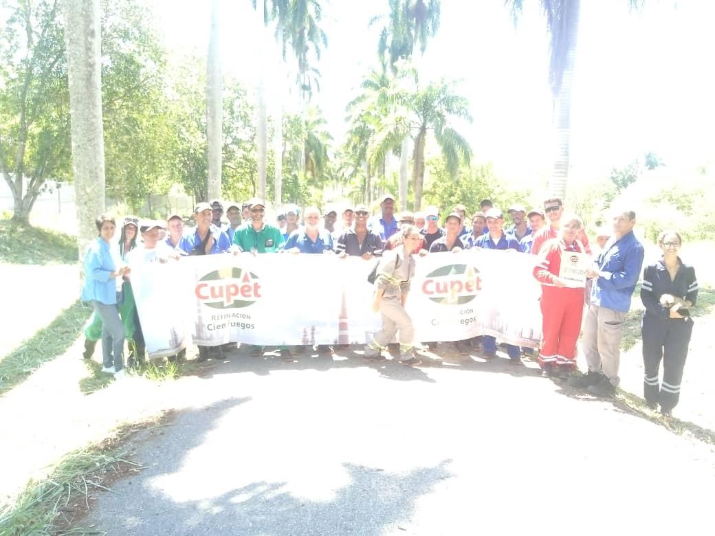 CitmacfgDeleg's tweet photo. Director y experto @botanico_cfg explica a trabajadores #RefineriaCienfuegos este #5Junio potencialidades de Jardín más antiguo de #Cuba desde #Investigación #Conservación como #ECTI
#AmarCubaAmarLaNaturaleza
@YolexiRdguez
@EdMartDiaz
@ArmandoRguezB
@citmacuba @botanico_cfg https://t.co/vpv3Rkyw5j