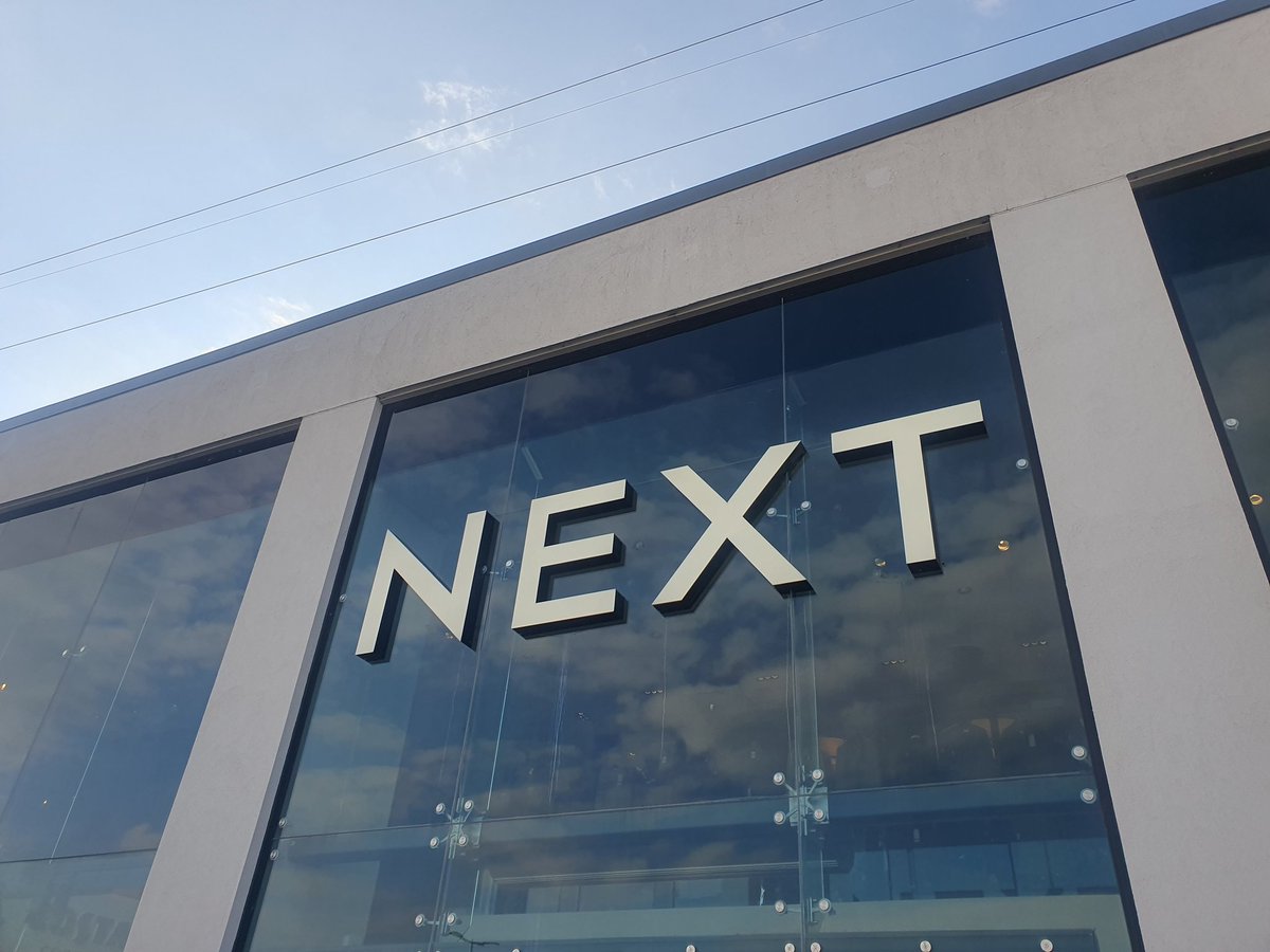 macinjosh's tweet photo. Started learning Javascript today and then visited here tonight... 🤔

#Javascript #NextJS #Programming #Coding https://t.co/i2FOxovwhP