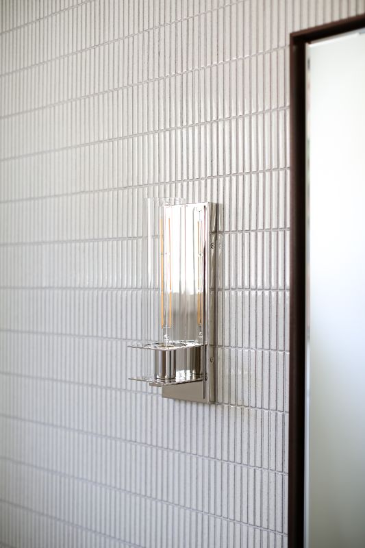 LaPlacaDev's tweet photo. Illuminate your space with sophisticated style - elegantly minimalist wall sconces to elevate any interior.✨💡

#MinimalistLuxury #InteriorDesign #LaPlacaDevelopment https://t.co/5eLb2t0nIp